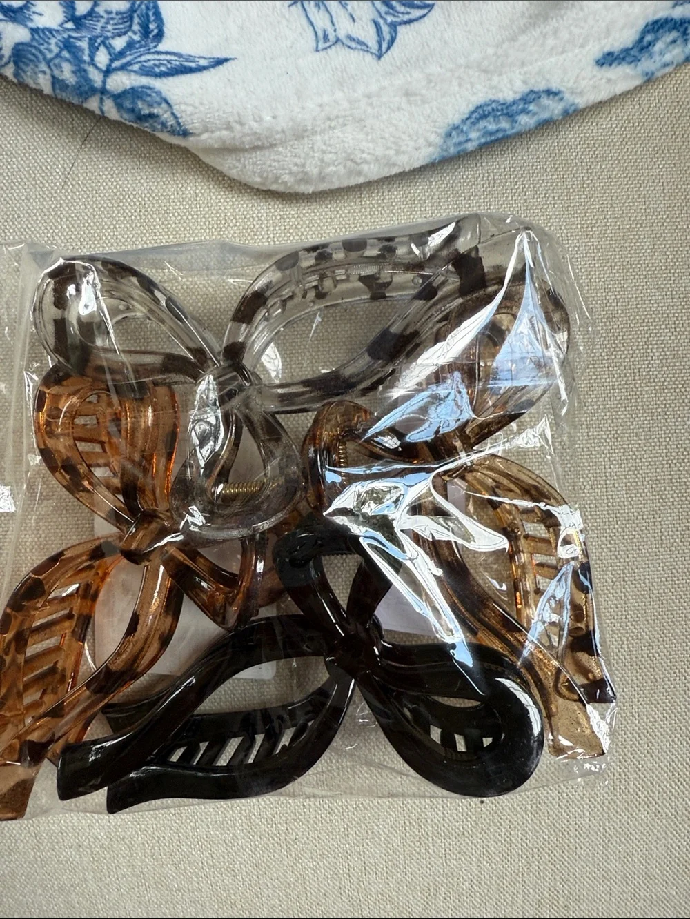 Bow Hair Claw Clip Set of 4 Large Acrylic Tortoise Shell & Black Hair Clips NWT